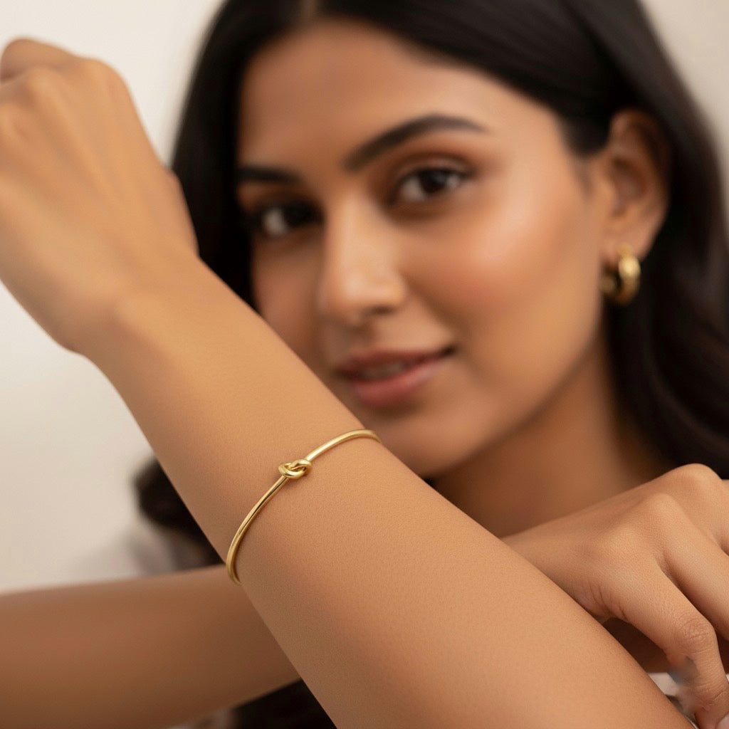Knot Gold Bangle Bracelet (Free Size)