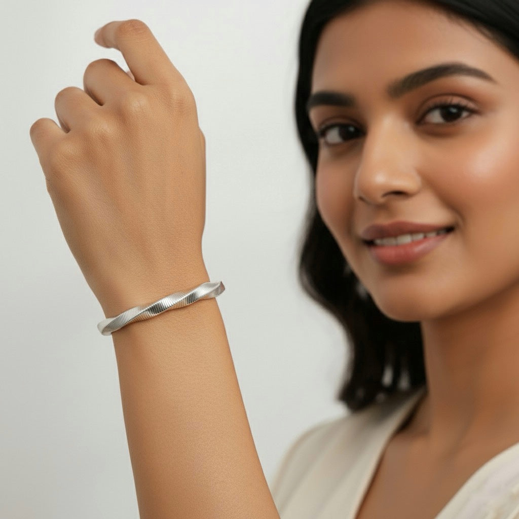 Twisted Silver Unisex Bracelet (Free Size)