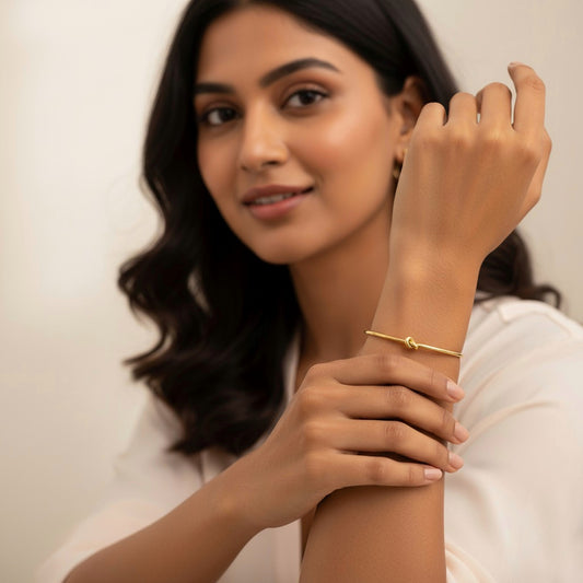 Knot Gold Bangle Bracelet (Free Size)