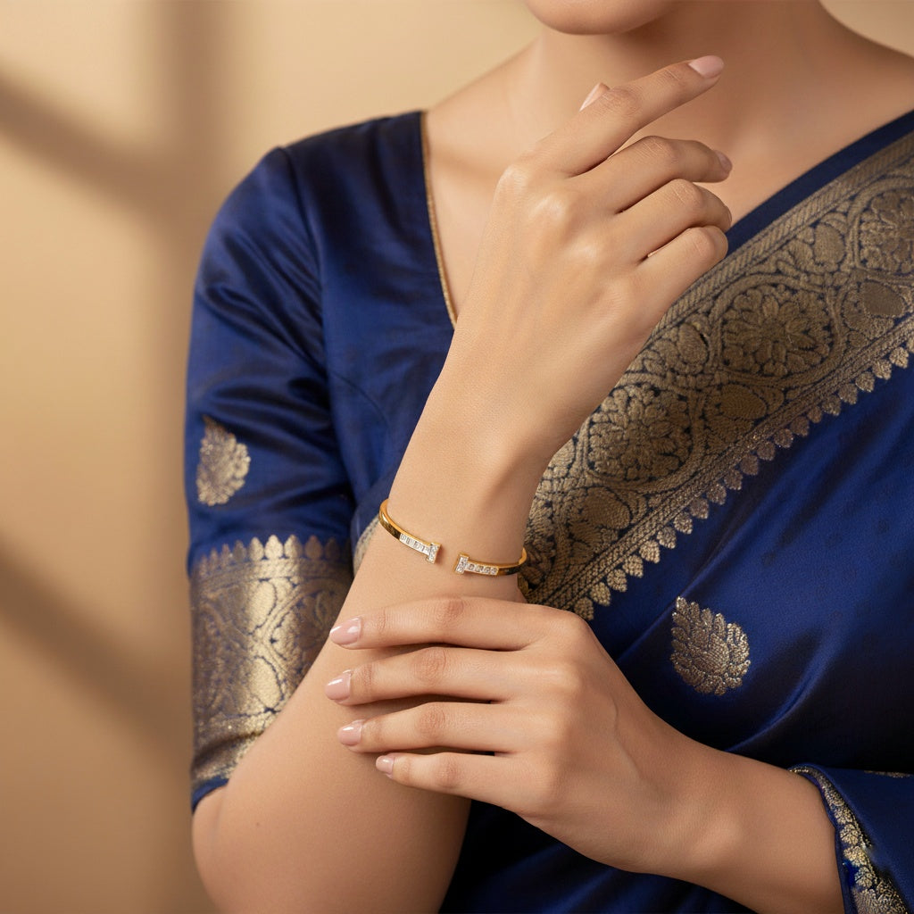 Nea Gold Bangle Bracelet(Free Size)