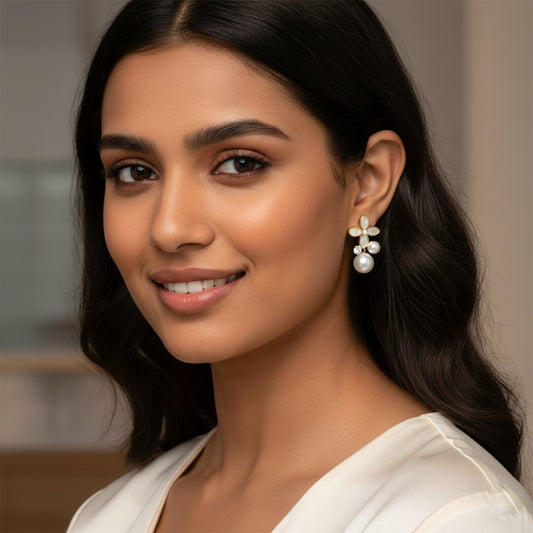 Daisy White Gold Earrings